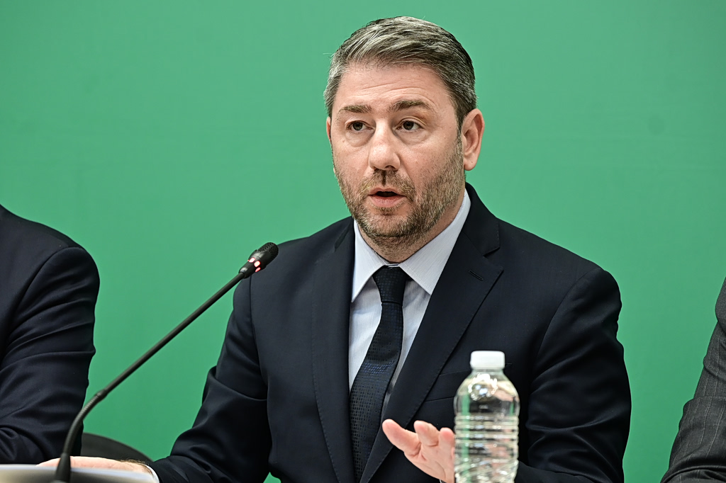 Αντεπίθεση από το ΠΑΣΟΚ με Εξεταστική και μάρτυρα τον Ντίλιαν