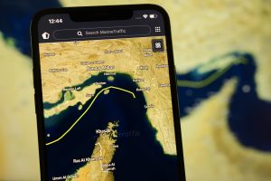 Στενά του Ορμούζ: 2 δεξαμενόπλοια γύρισαν πίσω όταν κατέρρευσαν οι συνομιλίες ΗΠΑ-Ιράν