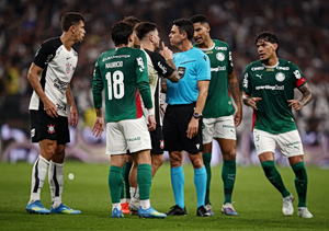 Χαμός στη Βραζιλία: Κόκκινη κάρτα για άσεμνη χειρονομία στο Κορίνθιανς – Παλμέιρας (vid)