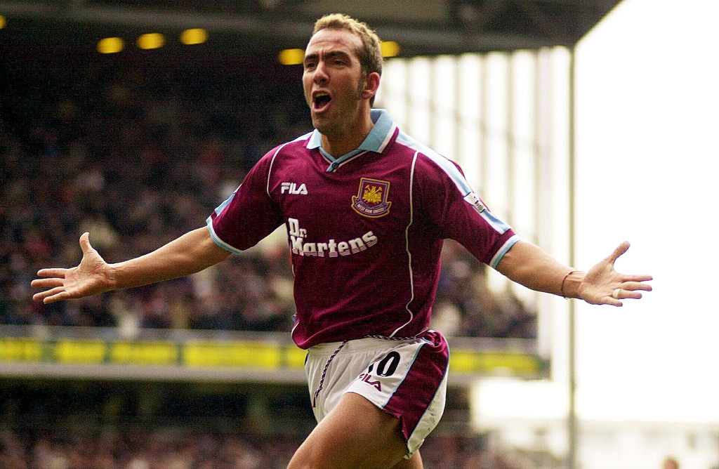 «Τρελάθηκε» on-air ο Πάολο Ντι Κάνιο: Χτύπησε επανειλημμένα το κεφάλι του στο τραπέζι του πάνελ