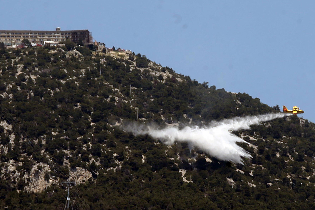 Φωτιά τώρα στην Πάρνηθα