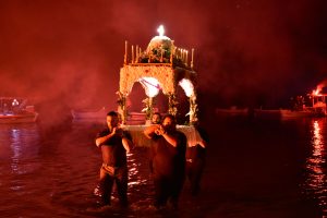 Πάσχα στα social media: Βίωμα ή περιεχόμενο για τα likes;