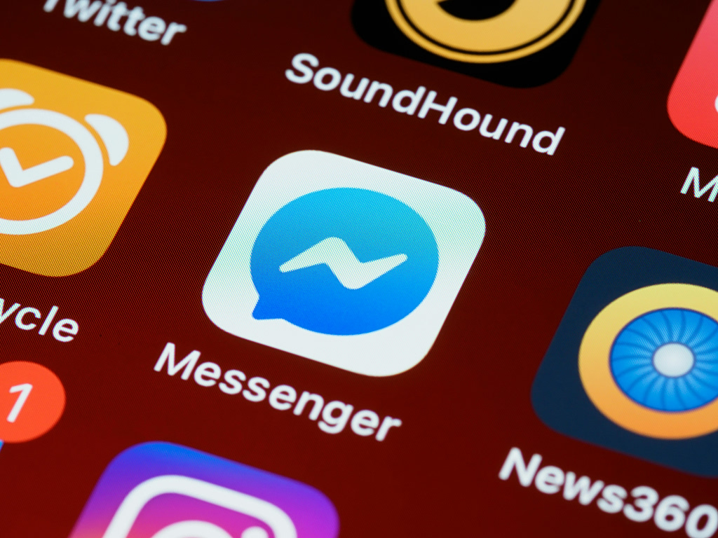 Αναφορές ότι «έπεσε» το Messenger του Facebook