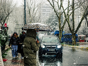 Έρχετα ψυχρή εισβολή με βροχές και θυελλώδεις ανέμους: Πτώση έως και 10°C – Πόσο θα κρατήσει