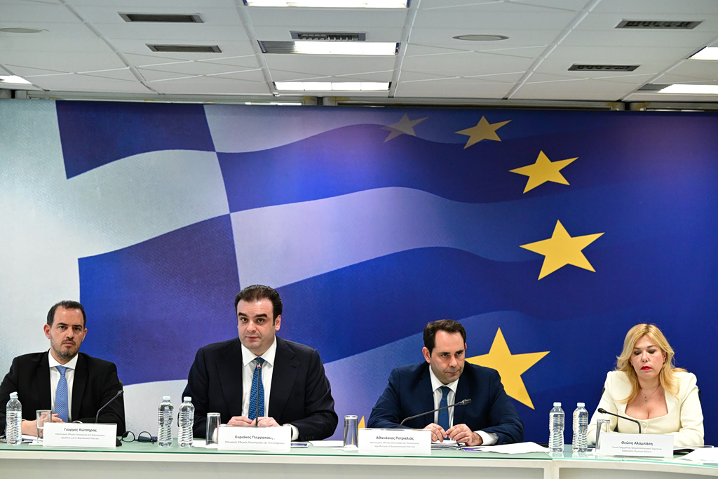 Η εξειδίκευση των νέων μέτρων στήριξης από το οικονομικό επιτελείο