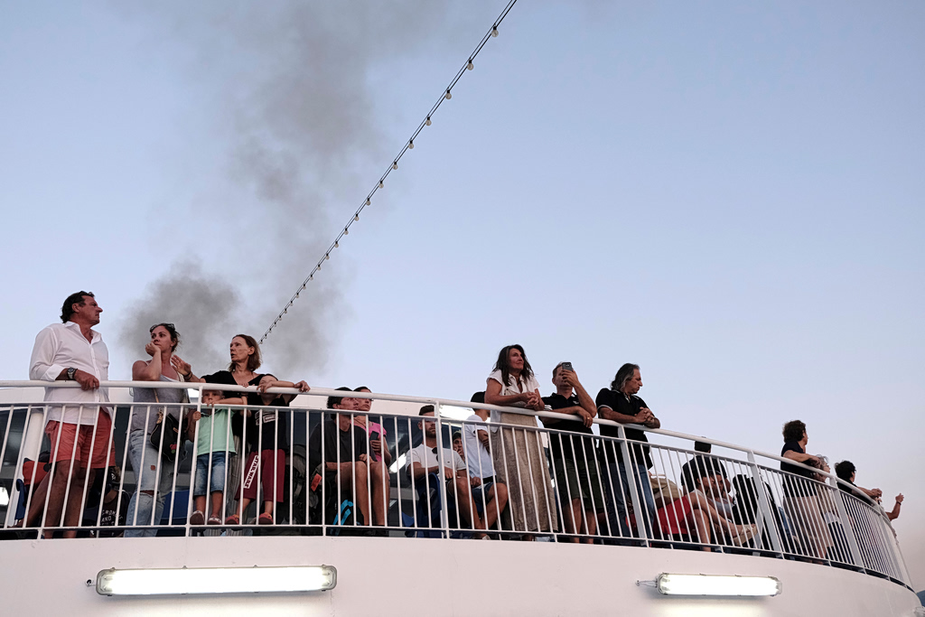 Αγίου Πνεύματος 2026: Πότε πέφτει, για ποιους είναι αργία