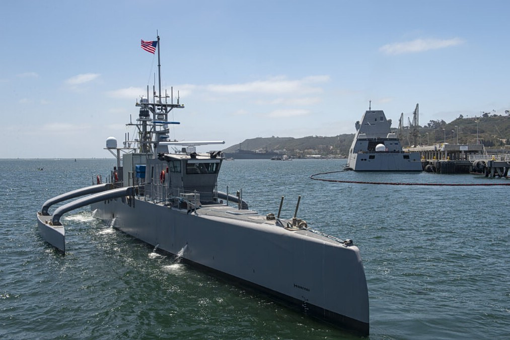 WSJ: Πάνω από 15 πολεμικά πλοία των ΗΠΑ συμμετέχουν στον ναυτικό αποκλεισμό κατά του Ιράν