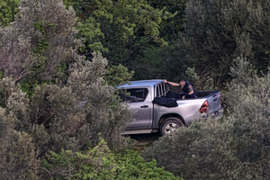 Ελευθερία Γιακουμάκη: Στο Αστυνομικό Μέγαρο το αυτοκίνητό της – Με αγροτικό απομακρύνθηκε η σορός της (video)