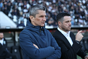 Συγκίνησε ο Ράζβαν Λουτσέσκου στο τελευταίο «αντίο» του πατέρα του – Η στιγμή που συμβούλεψε ένα παιδί για το μέλλον του