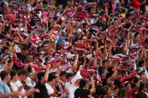 Από νωρίς περιμένουν στην… ουρά οι Μαδριλένοι για εισιτήρια ενόψει της ρεβάνς στη Φιλαδέλφεια (pic)