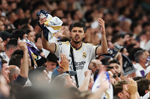 Champions League: Απρόοπτο σκηνικό στην άφιξη της Ρεάλ Μαδρίτης στο «Σαντιάγο Μπερναμπέου» με εισβολή γυμνού άνδρα