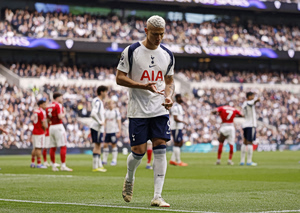 Συγκλονίζει ο Ριτσάρλισον για την περιπέτεια του με την κατάθλιψη: «Πόσες φορές, ενώ οδηγούσα, σκέφτηκα να πέσω πάνω σε τοίχο»