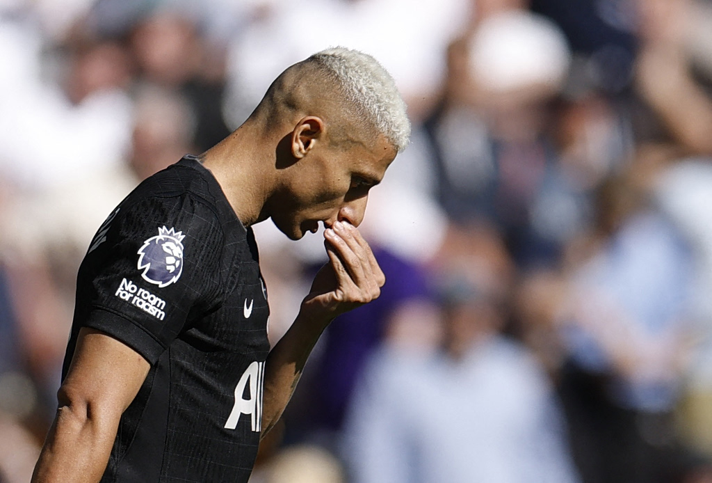 Τότεναμ: Πέφτει κατηγορία, αλλά ανακοίνωσε συνεργασία με την… Πέππα το Γουρουνάκι