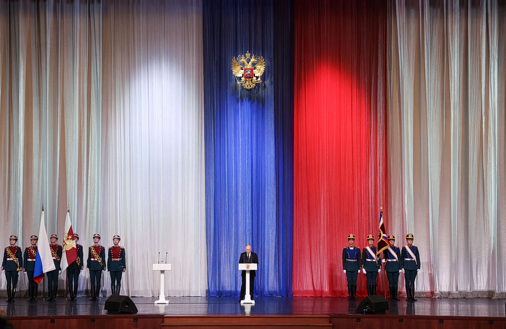 Πώς σχολιάζει η Μόσχα την αλλαγή ηγεσίας στην Ουγγαρία  – «Έρχεται τέλεια καταιγίδα για την ΕΕ», λέει Ρώσος γερουσιαστής