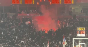 Ένταση και επεισόδια στο Βελιγράδι πριν το ντέρμπι Ερυθρός Αστέρας – Παρτίζαν (vid)