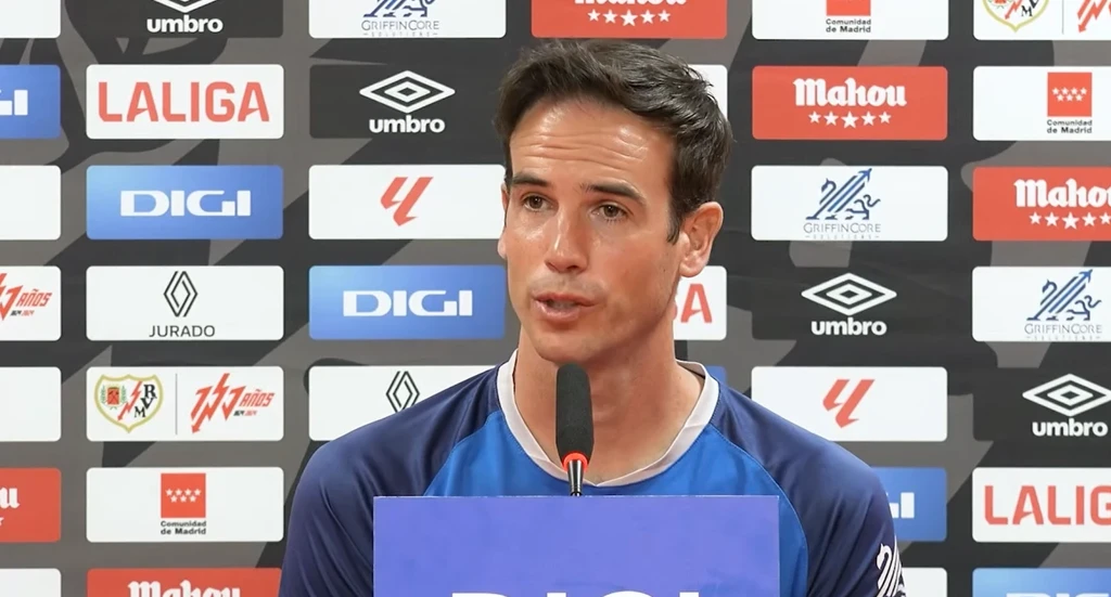 Προπονητής Ράγιο: «Την Πέμπτη με την ΑΕΚ έχουμε ραντεβού με την ιστορία»