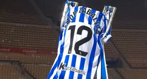 Συγκλονιστική κίνηση της Σοσιεδάδ: Αφιέρωσαν το Copa del Rey στη μνήμη που είχε δολοφονηθεί από οπαδούς της Ατλέτικο