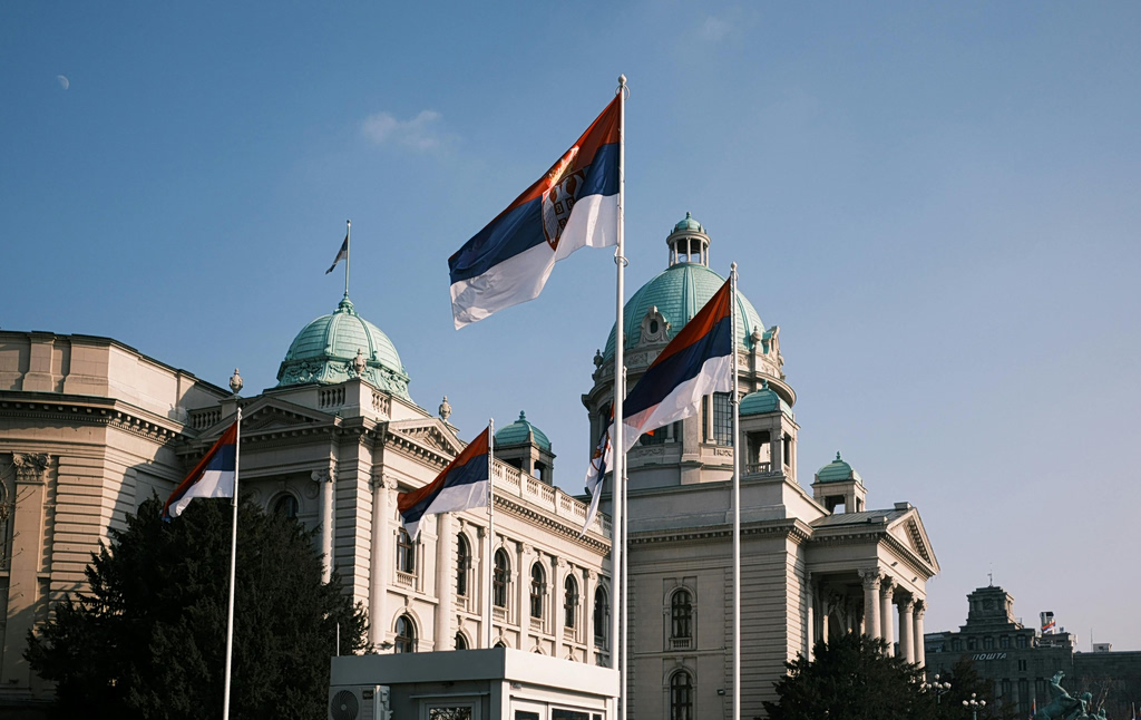 Η Σερβία σε σταυροδρόμι: Με την ΕΕ ή επιστροφή στην επιρροή της Μόσχας και του Πεκίνου;