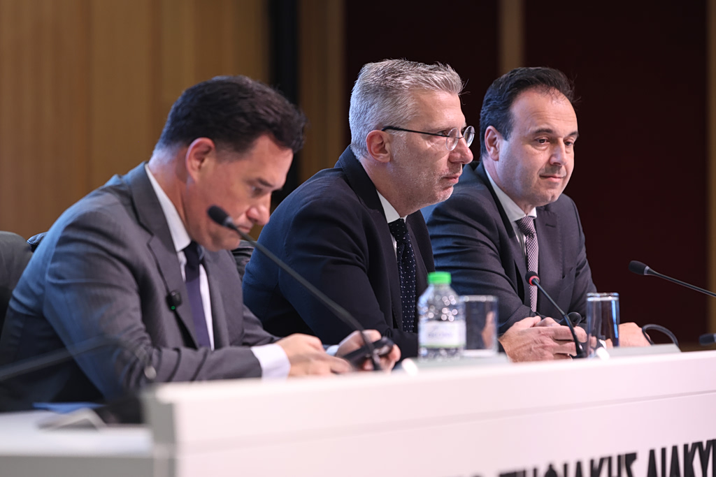 Ρυθμίσεις για τα social media για τους κάτω των 15: Εκτός Tiktok, Snapchat, Instagram και Facebook – Επιτρέπονται οι πλατφόρμες ανταλλαγής μηνυμάτων