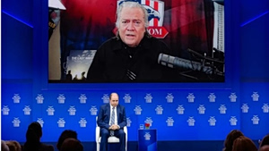 Φόρουμ Δελφών: «Οι μεγάλες μάχες των επόμενων δεκαετιών θα αφορούν την ελεύθερη ναυσιπλοΐα» δήλωσε ο Στιβ Μπάνον