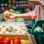 Πληρώνουμε το ίδιο, παίρνουμε λιγότερο: Η λίστα με τα προϊόντα-θύματα του shrinkflation στα σούπερ μάρκετ