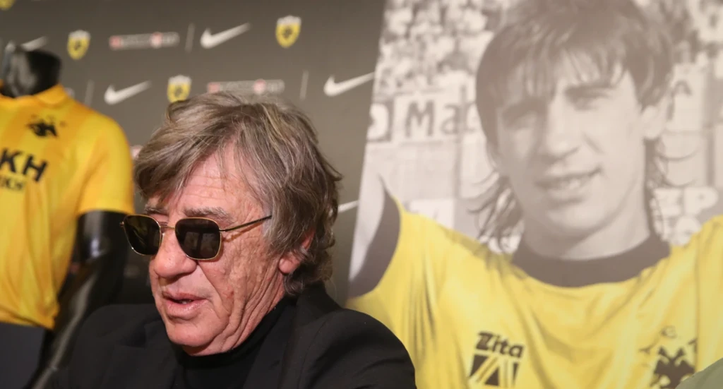 Οι Νικολάου, Μανωλάς, Μαύρος, Καραφέσκος και Κοπιτσής απαντούν στο ερώτημα «τι σημαίνει ΑΕΚ;» (vid)