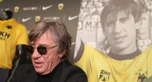 Οι Νικολάου, Μανωλάς, Μαύρος, Καραφέσκος και Κοπιτσής απαντούν στο ερώτημα «τι σημαίνει ΑΕΚ;» (vid)