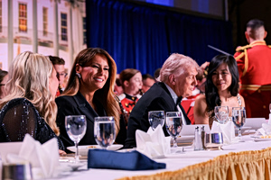 Επίθεση στο δείπνο των ανταποκριτών του Λευκού Οίκου: Σοβαρά ερωτήματα για την ασφάλεια του Τραμπ – Ο Βανς φυγαδεύτηκε νωρίτερα