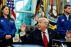 Ο Τραμπ «σχολίασε» δημόσια τα «μεγάλα αυτιά» του επικεφαλής της NASA –  «Έχει εξαιρετική ακοή»