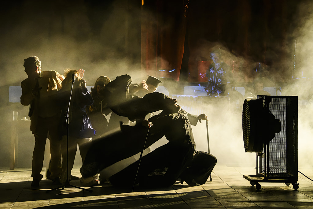 Πρεμιέρα για τη θεατρική παράσταση «Τζένη Τζένη» στο Δημοτικό Θέατρο Πειραιά