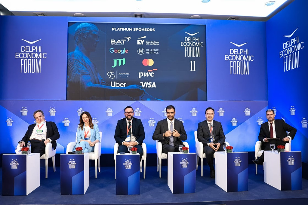 Οικονομικό Φόρουμ Δελφών – Δημήτρης Παπαστεργίου: «Η εύκολη και γρήγορη αλήθεια της ΤΝ δεν είναι πάντα η πραγματική αλήθεια»