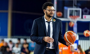 Νέος προπονητής στην ομάδα γυναικών μπάσκετ του Ολυμπιακού ο Ενζογιά