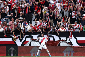 Ράγιο Βαγιεκάνο: «Εικόνες άλλης εποχής» στο Βαγέκας – Χάλασε ο πίνακας του σκορ λίγο πριν τη σέντρα με την Εσπανιόλ