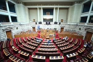 Βουλή: Το σκάνδαλο των υποκλοπών στο επίκεντρο της συνεδρίασης