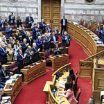 Σκληρή κόντρα στη Βουλή: Μητσοτάκης «εκλογές στο τέλος της τετραετίας» – Πυρ ομαδόν για ΟΠΕΚΕΠΕ, παρακολουθήσεις και κράτος δικαίου