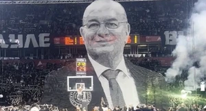 Συγκινητικό κορεό στη μνήμη του Ντούσκο Βουγιόσεβιτς πριν το Παρτίζαν – Ερυθρός Αστέρας (vid)