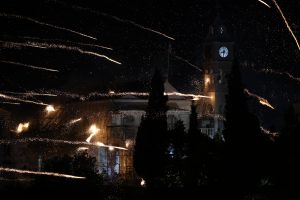 Χίος: Ο εντυπωσιακός ρουκετοπόλεμος φώτισε ξανά τον ουρανό του Βροντάδου (φωτο και βίντεο)