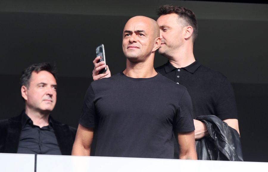 Με το ιστορικό φάουλ απέναντι στη Μίλαν, γιόρτασε τα 102 χρόνια της ΑΕΚ ο Ζούλιο Σέζαρ – «Περήφανος που είμαι μέρος της ιστορίας»