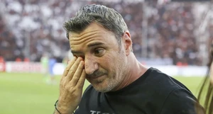 Υπό τον ήχο λαϊκού τραγουδιού το τελευταίο αντίο στον Στέφανο Μπορμπόκη (vid)