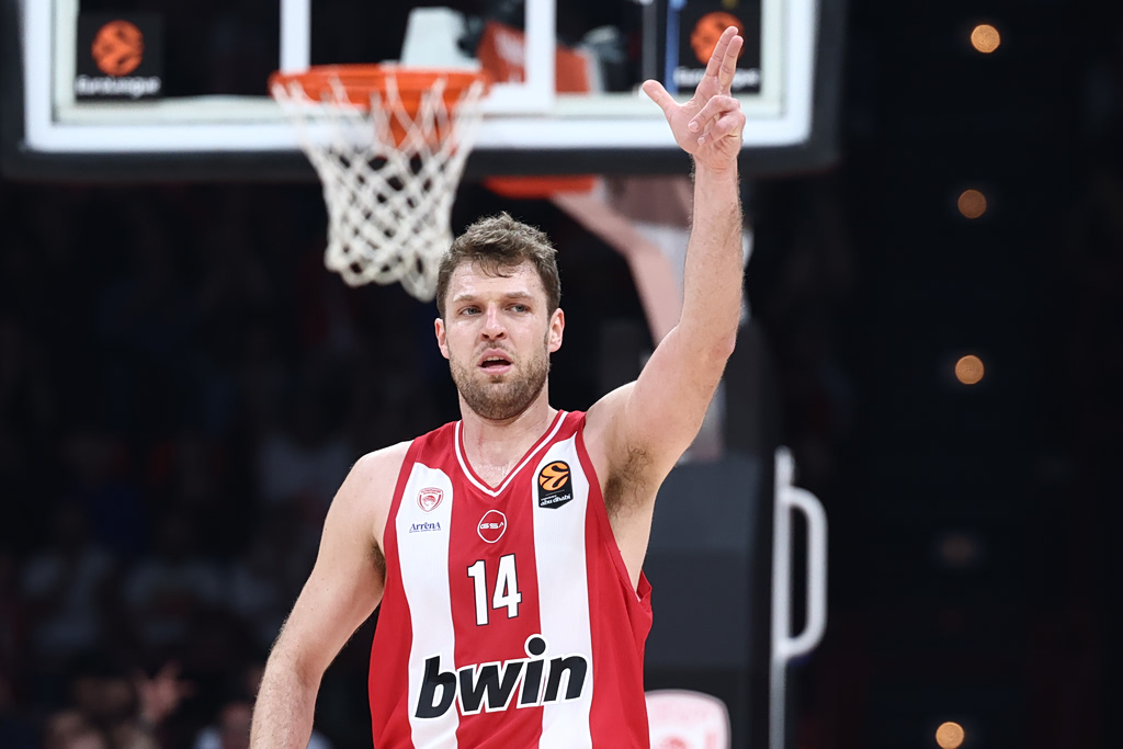 Ολυμπιακός για το MVP του Βεζένκοφ: «Υπόκλιση, είναι μόνο η αρχή»