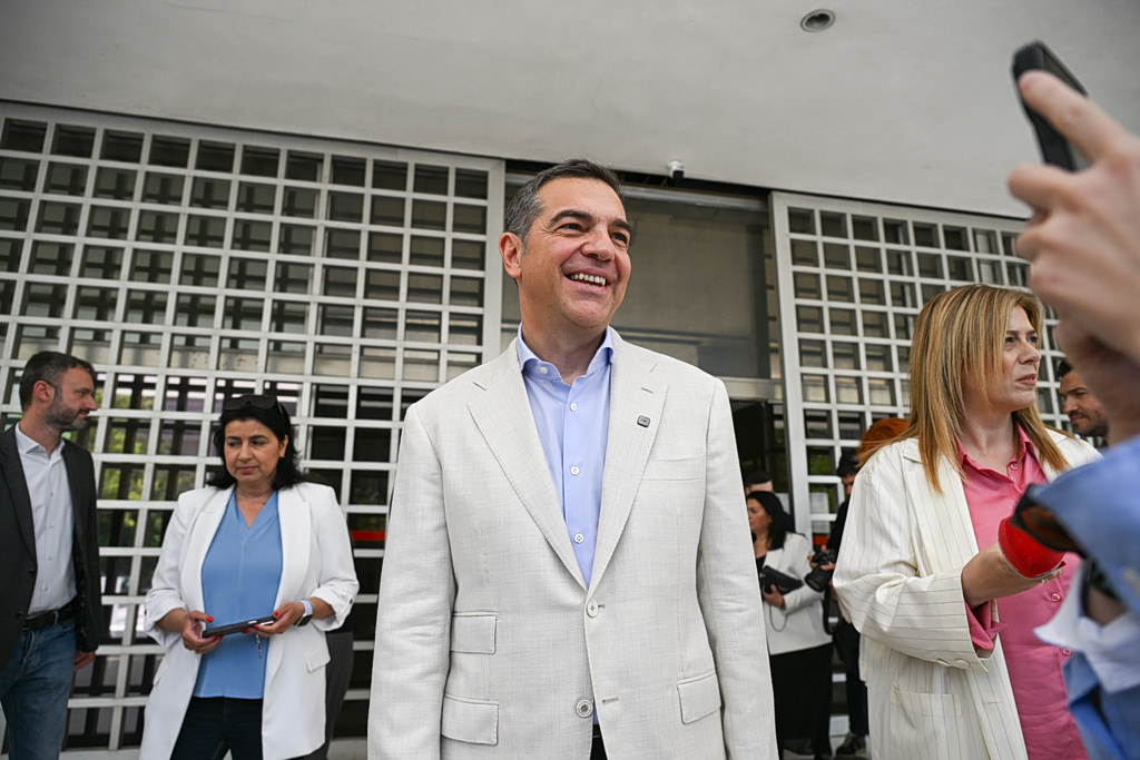 ΕΛΑΣ: Την ιδρυτική διακήρυξη κατέθεσε ο Αλέξης Τσίπρας – «Σημαία μας η Δημοκρατία και η Δικαιοσύνη»