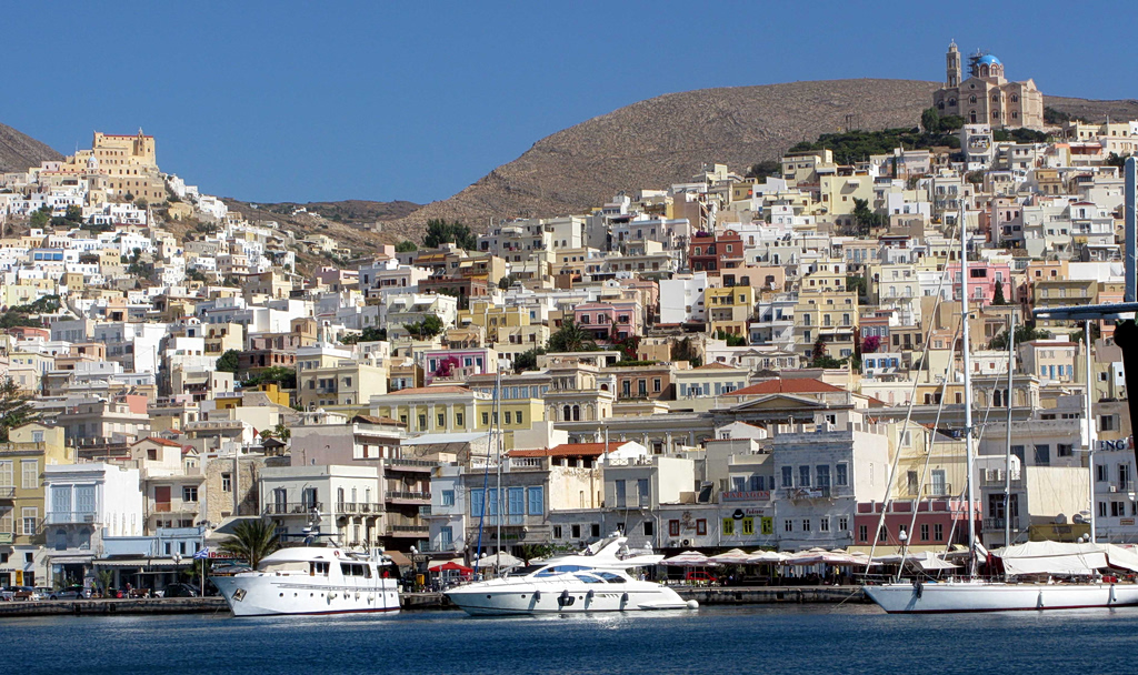 Η Bild αποθεώνει τη Σύρο: «Το ελληνικό μυστικό διαμάντι του Αιγαίου»