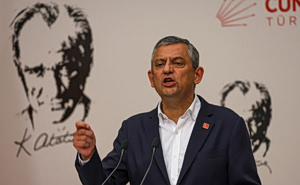Πολιτικός σεισμός στην Τουρκία: Ο Οζέλ καταγγέλλει «πραξικόπημα» κατά του CHP – Καλεί σε αντίσταση