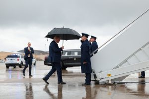 Πώς ο Τραμπ χτίζει μια πρωτοφανή «φορολογική ασπίδα» ενώ ενισχύει την επιχειρηματική του αυτοκρατορία