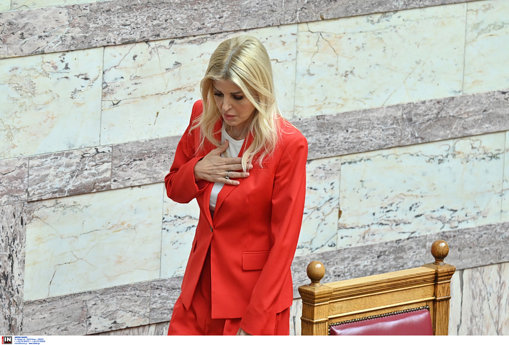 Έλενα Ράπτη