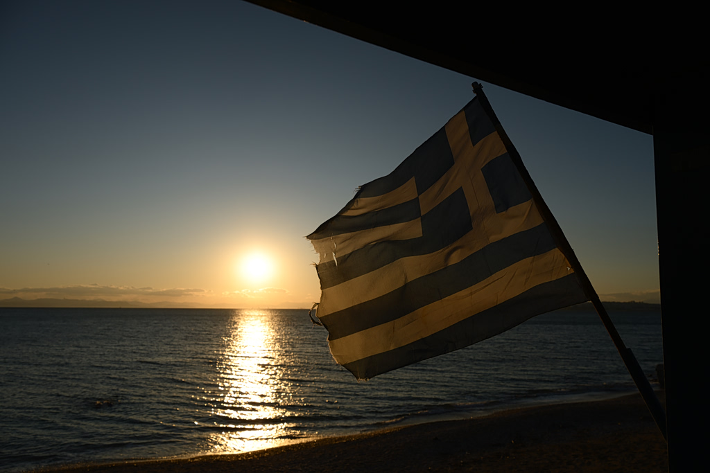 Καιρός: Ζέστη και ηλιοφάνεια με τοπικές μπόρες – Τι θα γίνει το τριήμερο του Αγίου Πνεύματος