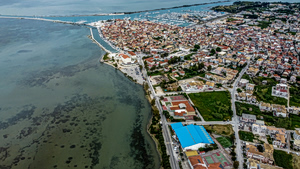 Λευκάδα: Μυστήριο με μαύρο θαλάσσιο drone που εντοπίστηκε στη Βασιλική – Άγνωστο το πώς βρέθηκε στην ελληνική επικράτεια