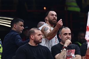 Η ποινή της EuroLeague στον Μάικ Τζέιμς μετά την αποβολή του στο Game 2