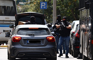 Στην Ευελπίδων οι συλληφθέντες για τη δολοφονία Μοσχούρη στο Χαλάνδρι – Δρακόντεια μέτρα ασφαλείας