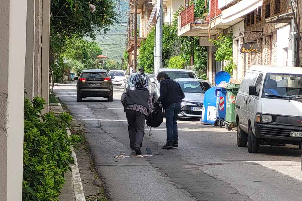 Κάτω Τιθορέα: Πώς εξαρθρώθηκε η ένοπλη συμμορία – Αναζητούνται και άλλα άτομα, έρευνες σε σπίτια